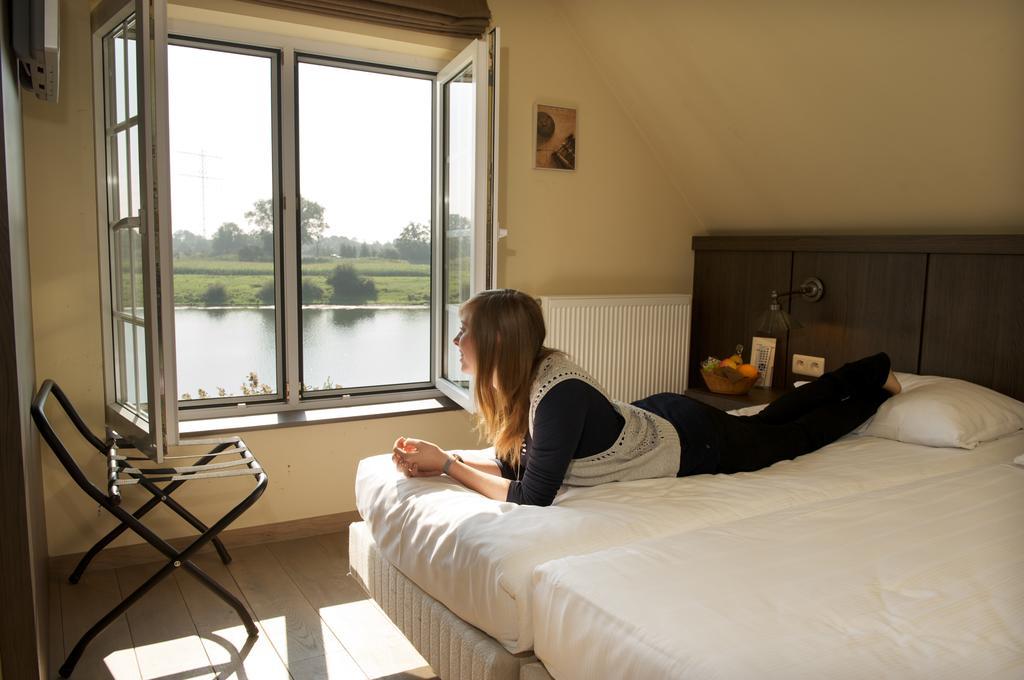 Hotel De Spaenjerd Kinrooi 部屋 写真